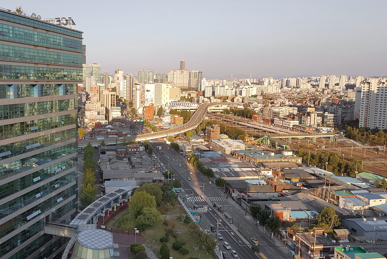 강남역 상권 동향 2026년 2분기 — 점포 +3.8%, 지금 뜨는 길과 들어온 브랜드